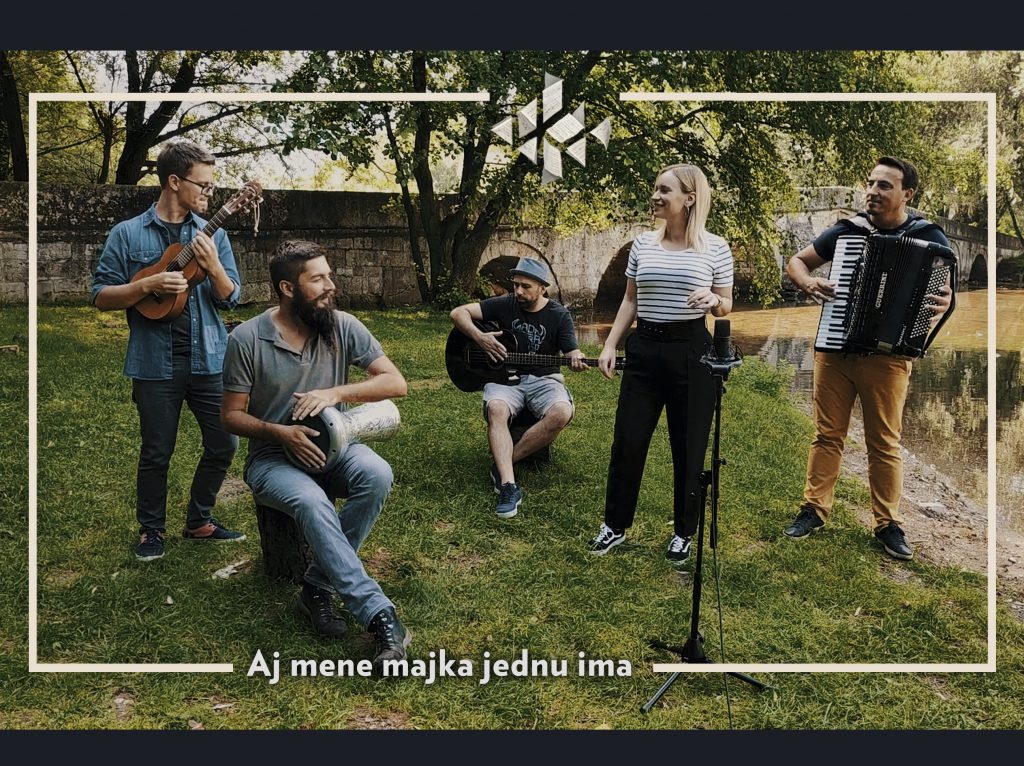 Divanhana Mene Majka Jednu Ima